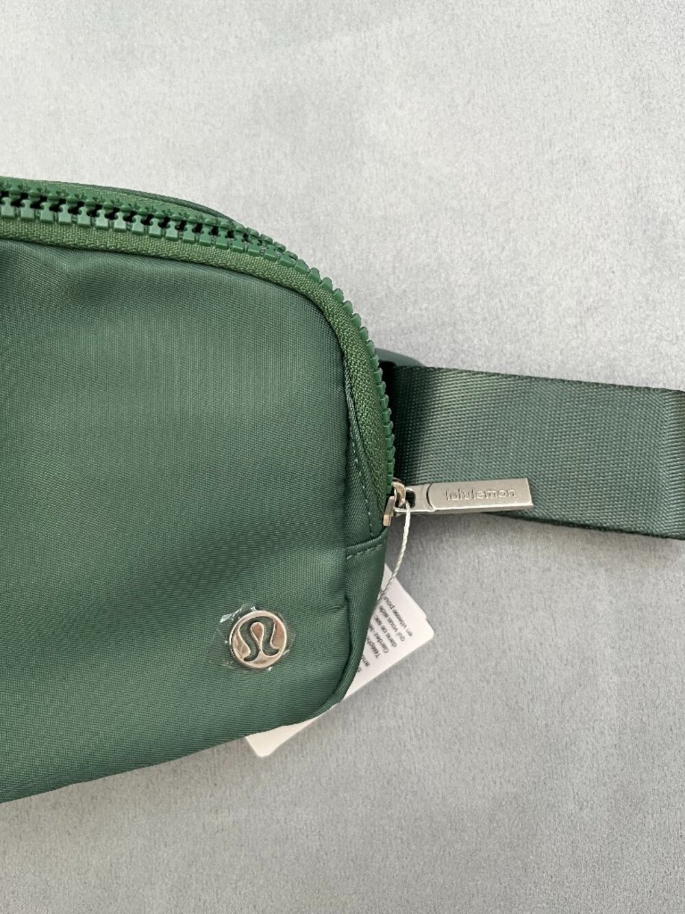 Lululemon Crossbody Belt Bag Green - NEW 1L Everywhere Designed for True Freedom - Picture 5 of 6